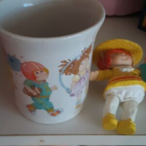 VINTAGE 1984 CABBAGE PATCH KIDS MUG AND FIGURINE